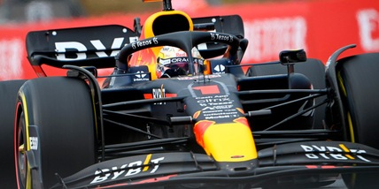 F1, disastro Ferrari in Ungheria. Trionfa Verstappen davanti alle Mercedes