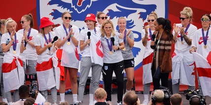 Le campionesse inglesi ai candidati premier: "Ora tutelate il nostro calcio nelle scuole"