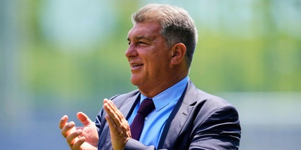 Barcellona, Laporta si vende il futuro per vincere subito