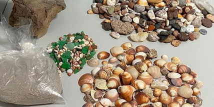 Sardegna, le spiagge depredate: scatta il sequestro di 4,6kg di sabbia e ciottoli