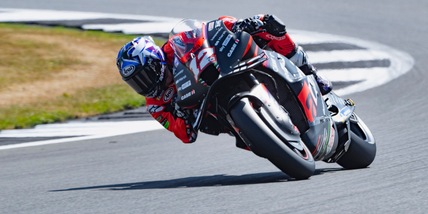 MotoGp, Vinales davanti a tutti nel warmup a Silverstone: Aleix Espargaro 6°