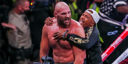 Tyson Fury, con la torta di compleanno il ritiro dal ring