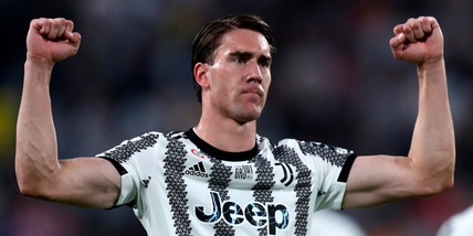 Pallone d'Oro, in lizza Vlahovic, Maignan, Leao e Cristiano Ronaldo. Out Messi