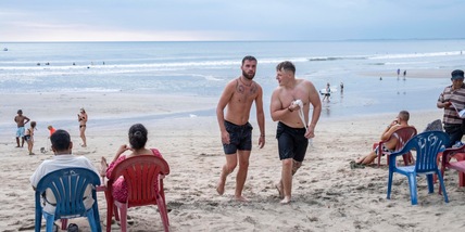 Perché fa male indossare le mutande sotto il costume da bagno