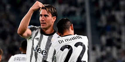 Juve, Vlahovic gongola: "Un piacere giocare con Di Maria. E ora c'è anche Kostic"