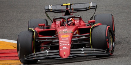 F1, Sainz poleman in Belgio ma sconcertato: "Dobbiamo capire perché così lontani da Red Bull"