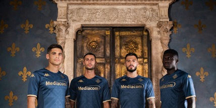 Fiorentina, la terza maglia è un omaggio al salone dei Gigli