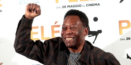 Pelé, sfogo sui social: "Basta notizie false sulla mia salute, sto bene"