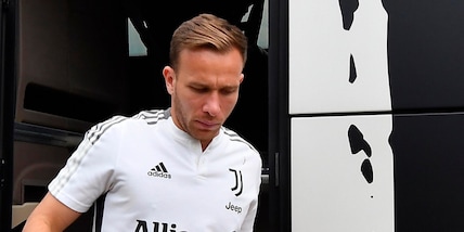 Juve, Arthur allo Sporting: si tratta a oltranza