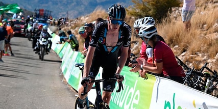 Vuelta 2022, 15ª tappa ad Arensman. Evenepoel resta in testa