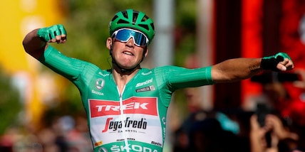 Vuelta 2022, 19ª tappa a Pedersen. Maglia rossa ancora a Evenepoel