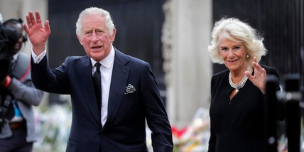 Re Carlo III: "Provo dolore. Prometto di servirvi per tutta la vita"