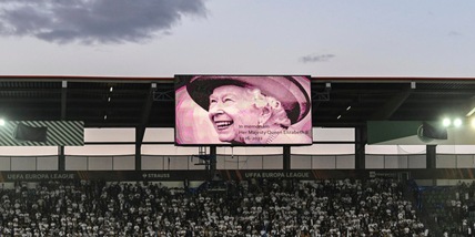 Arsenal-Psv rinviata per la morte della regina Elisabetta