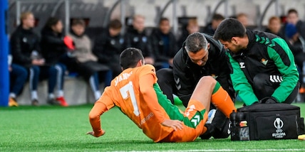 As: "Il Betis perde Juanmi in vista del doppio confronto con la Roma"