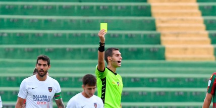 Serie B, il giudice multa Como, Pisa e Palermo. Squalificati in 4