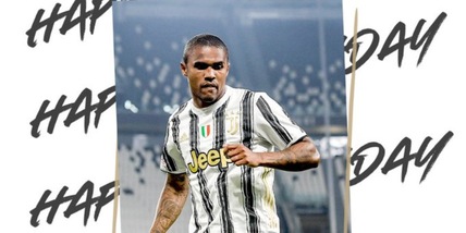 La Juve festeggia il compleanno di Douglas Costa: "Tanti auguri!"