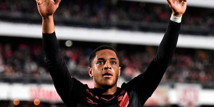 Mundo Deportivo: "Juve-Vitor Roque, 15 milioni per il baby talento brasiliano"