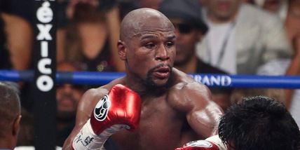 Spettacolo Mayweather: torna sul ring e batte Asakura in due round