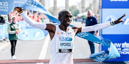 Maratona, Kipchoge migliora il suo record mondiale a Berlino