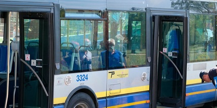 Milano, 21enne urina su un autobus: arrestata