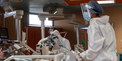 Covid, gli esperti: "L'indice di contagio Rt ha superato 1"