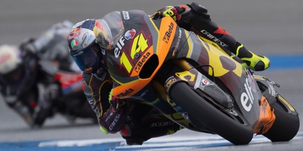 Moto2, Arbolino s'impone sotto il diluvio a Buriram: la gara dura solo 8 giri