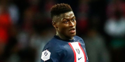 Psg, infortunio per Nuno Mendes: a rischio il match con la Juve