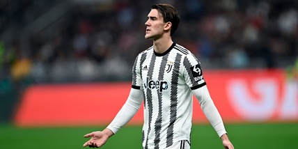 Juve, Vlahovic e la stretta del gol. Un abbraccio per ripartire