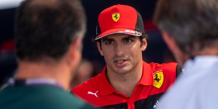F1 Ferrari, Sainz e la gerarchia con Leclerc: l'ammissione