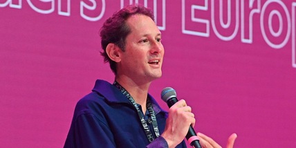 Ferrari, John Elkann ricorda Dietrich Mateschitz: "Guida Red Bull, coraggio e passione"