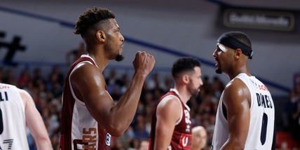 Milano, primo ko: vince Venezia. Virtus Bologna in vetta con Tortona