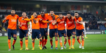 Conference League, il Basaksehir di Emre vola agli ottavi: 3-1 agli Hearts