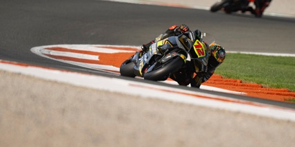 MotoGP: incidente per Bezzecchi, la sua moto va in fiamme