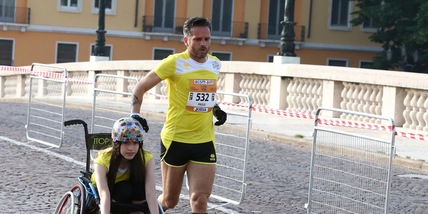 Sara Vargetto, allegria e sorriso tra i Pacer della 21^ HOKA Verona Marathon