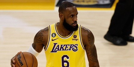 Nba, Lebron riscrive la storia: ha superato Magic Johnson