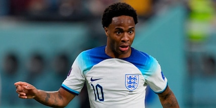 Sterling, niente Senegal. Irruzione armata a casa sua: è tornato a Londra