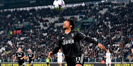 Juventus, fastidio al ginocchio per Cuadrado: il piano per il recupero