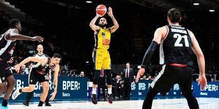 Virtus Bologna, primo ko: Scafati compie l'impresa. Milano aggancia la vetta