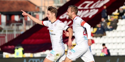 Nicolussi Caviglia lancia il Sudtirol. De Rossi, colpo in casa Pecchia: Parma ko