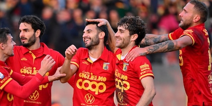 Serie C, Catanzaro esagerato: 6-1 al Potenza. Bene il Crotone, Pescara ko