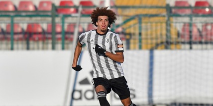 Juventus Next Gen, Allegri studia Nzouango: i modelli Chiellini e Bonucci e il paragone con Varane