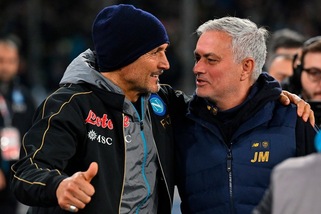 Spalletti e Mourinho, l'abbraccio prima di Napoli-Roma
