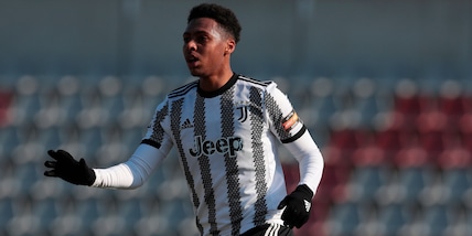 Juventus, Akè va a giocare in Serie B? Si muove il Benevento