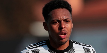 Aké lascia la Juventus: ufficiale il prestito al Digione