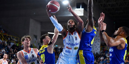 Basket, Banks dà spettacolo: Treviso sbanca Verona