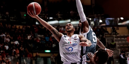 Basket, vittorie per Milano e Bologna. Venezia ko e De Raffaele esonerato
