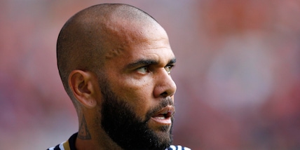 Dani Alves cambia ancora versione: "Avrebbe ammesso il rapporto sessuale"