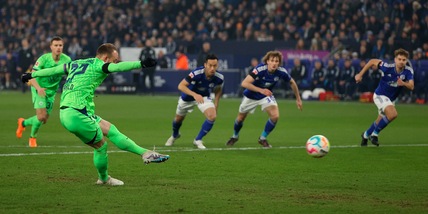 Rigori falliti, gol annullati e Var: Schalke-Wolfsburg termina 0-0