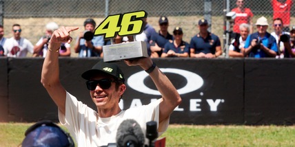 Valentino Rossi compie 44 anni, gli auguri della MotoGP