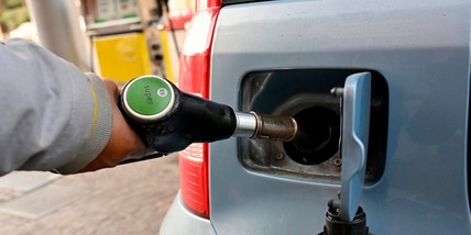 Prezzi carburanti: scende il diesel, la benzina resta a 1,866